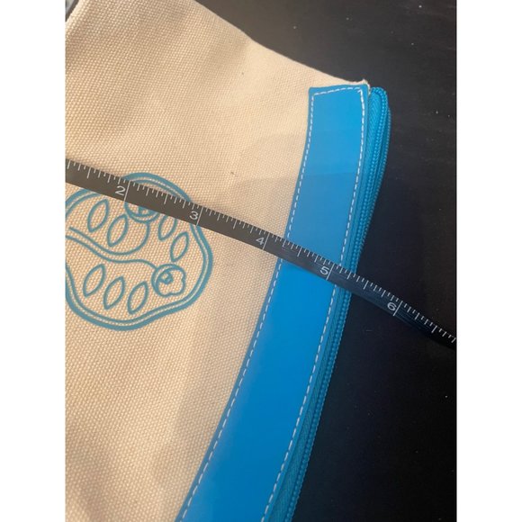 Zippered White and Blue Makeup Bag New from Shiseido Suncare - Picture 5 of 5